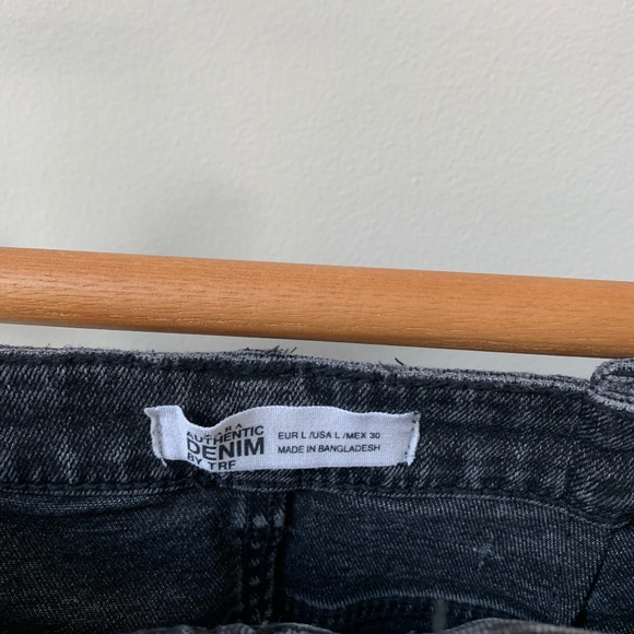 Zara Denim Skirt - Picture 2 of 4